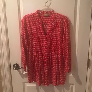Red and white 3/4 sleeve top